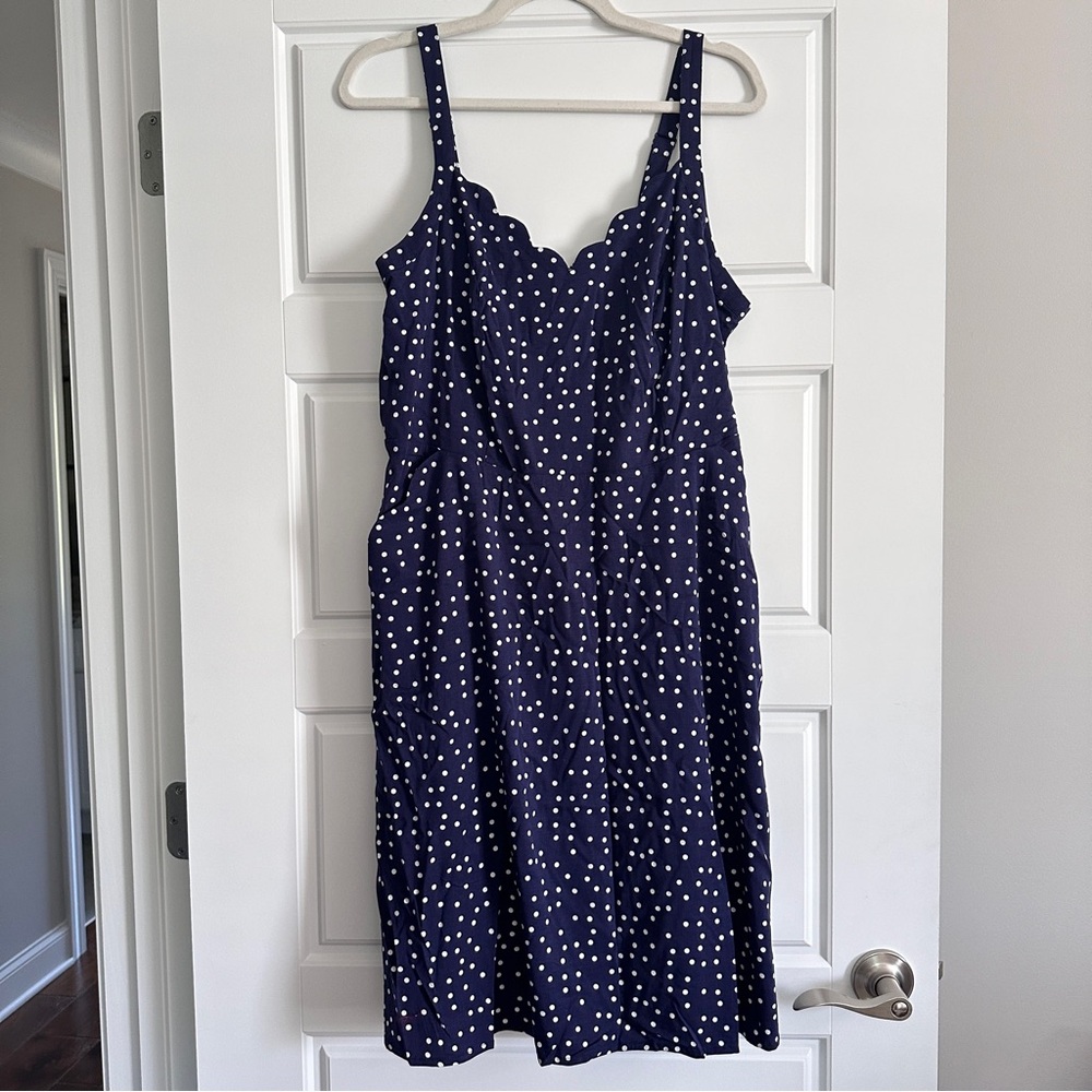 41 Hawthorn Beatriz Scallop Detail Dress - Picture 5 of 6